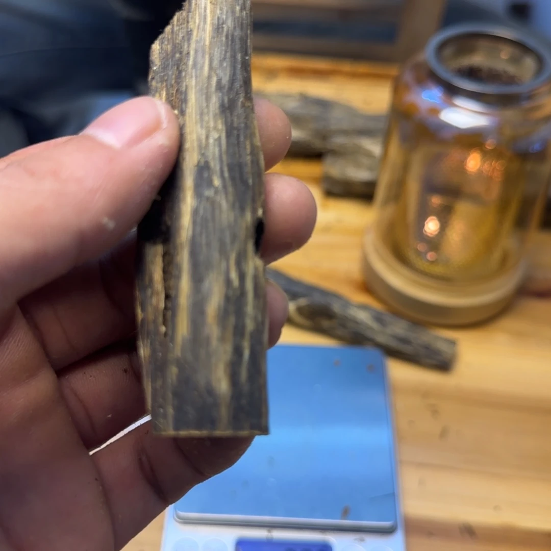 沉香碎屑沉香沉香棋楠虫漏料