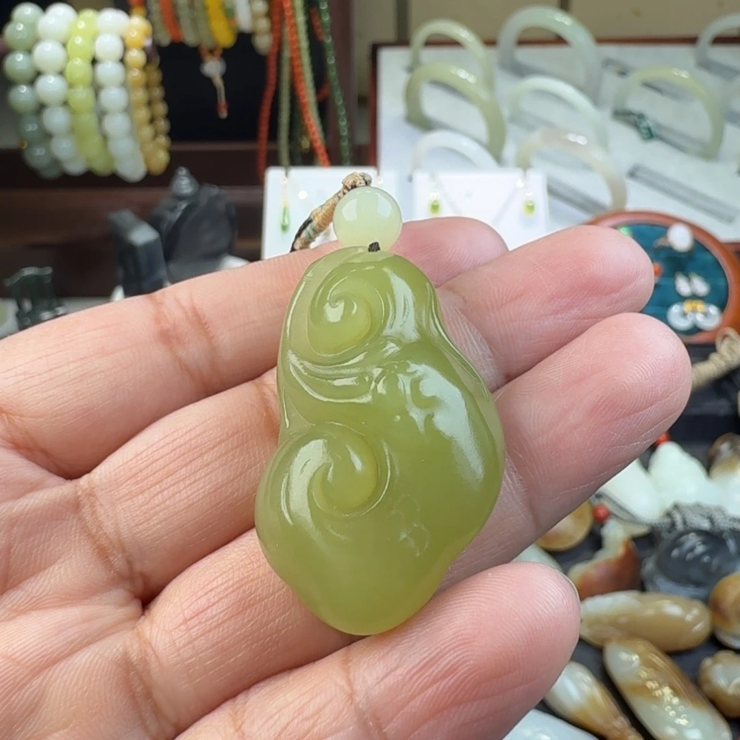 颈饰未镶嵌和田玉