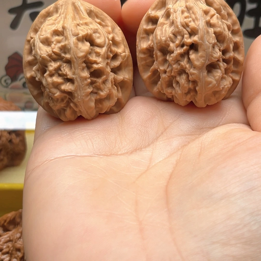 冬***冬文玩核桃吊坠37火山小粗筋