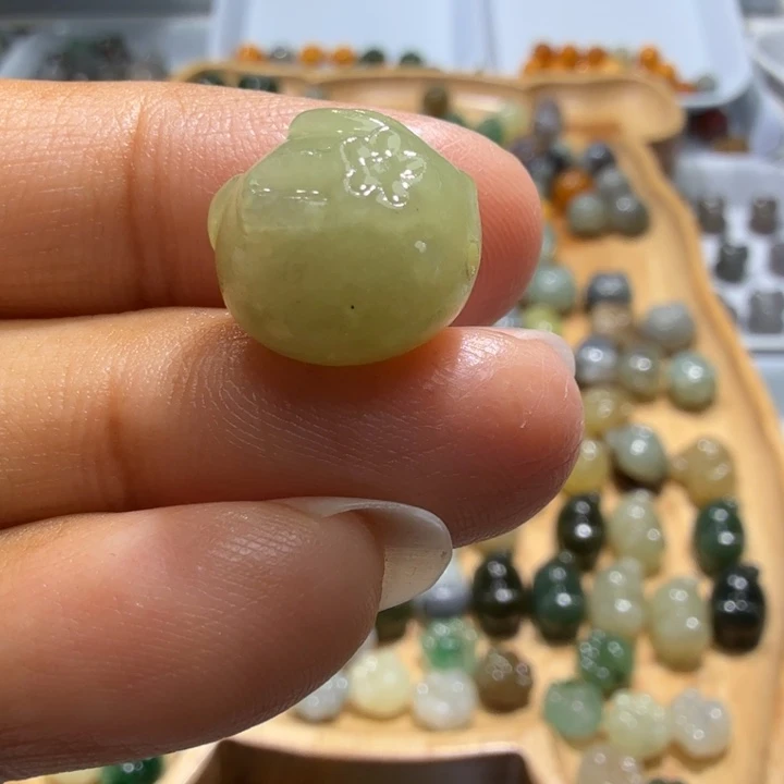 未镶嵌和田玉珠宝半成品