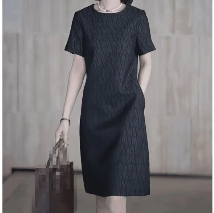 新款时尚气质洋气显瘦连衣裙女装2