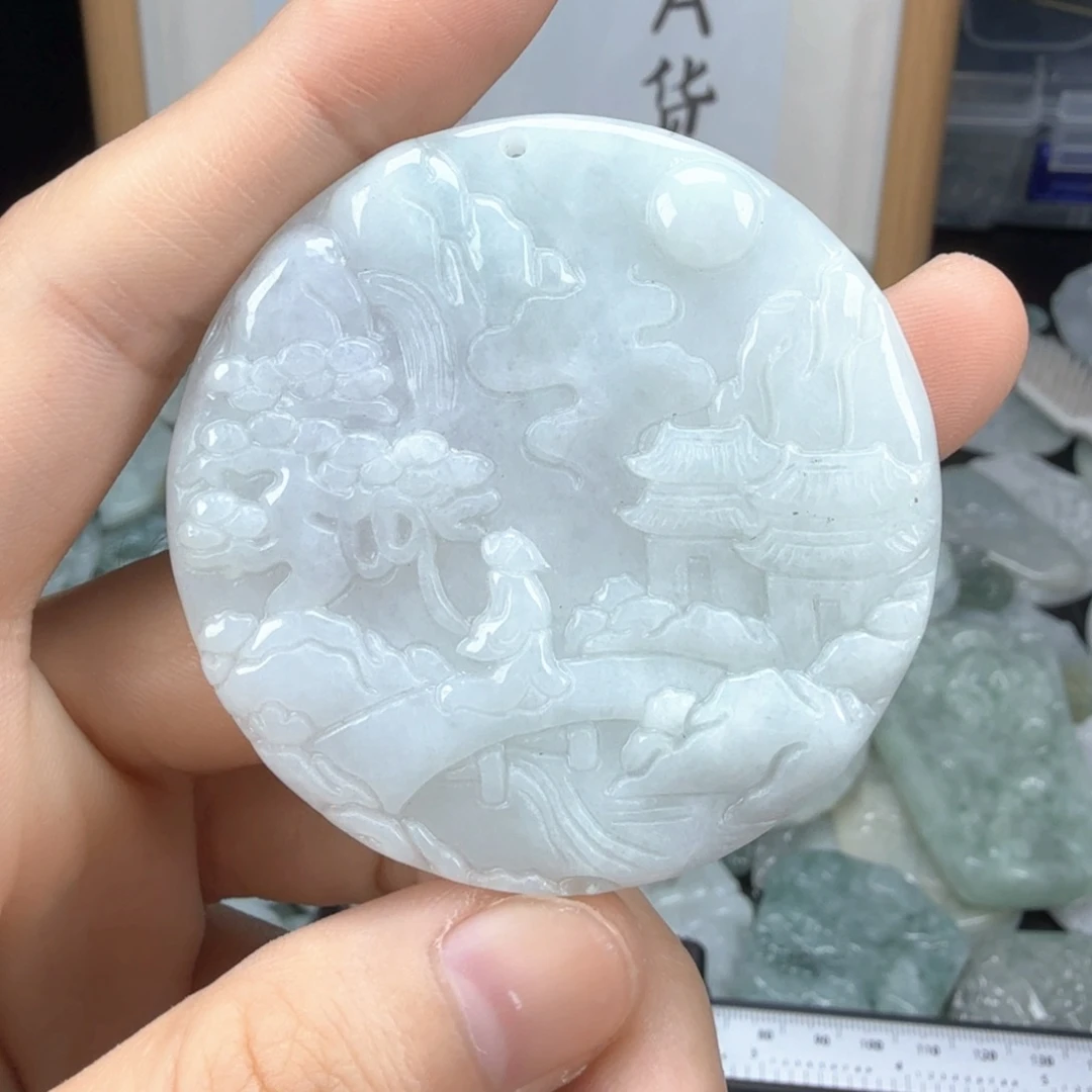 翡翠挂件未镶嵌翡翠