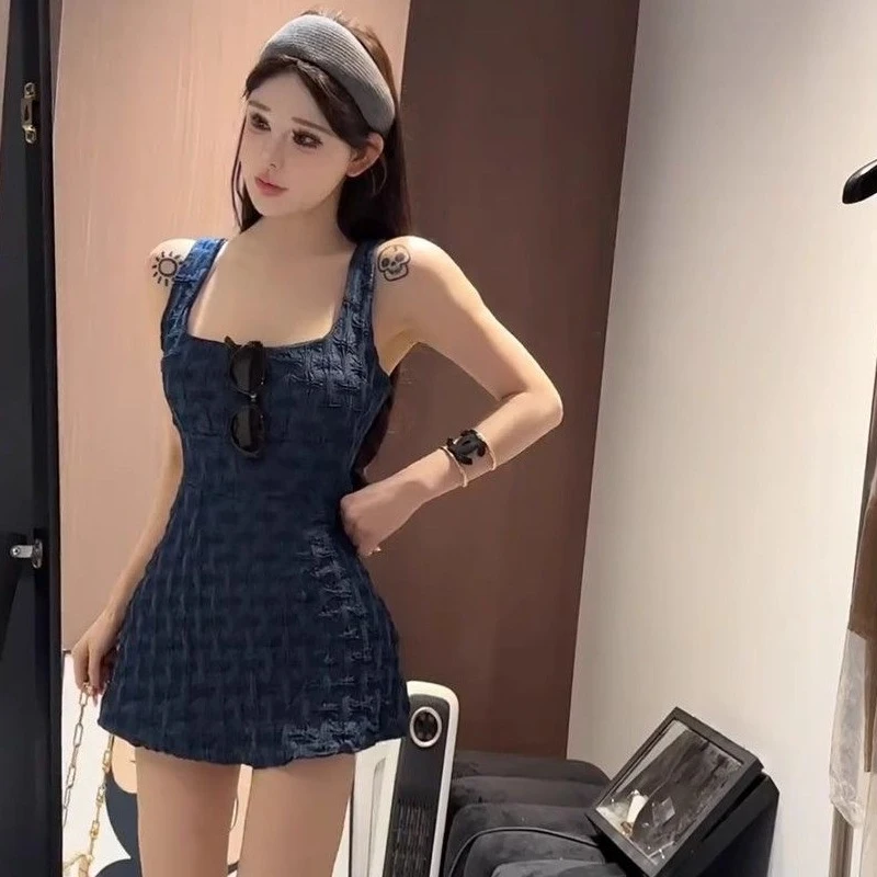 设计感方领吊带连衣裙夏季新款辣妹收腰显瘦牛仔包臀裙背心短裙女