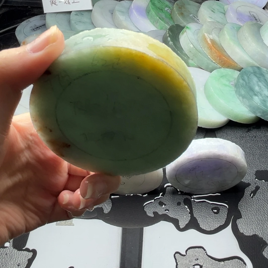 定制翡翠未镶嵌翡翠手镯
