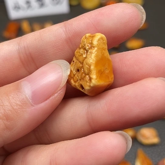 定制琥珀俄料白料原石