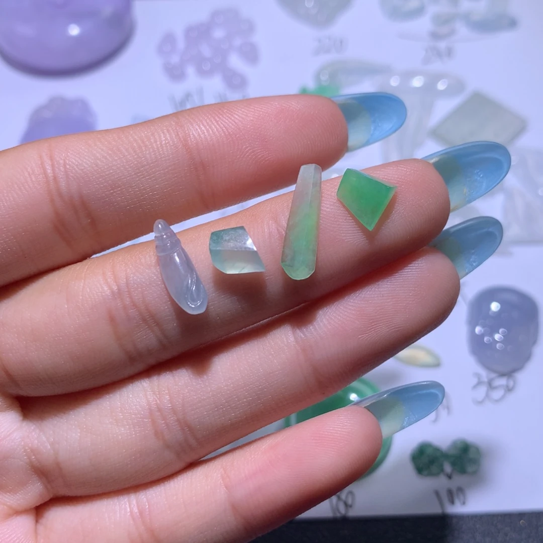 颈饰未镶嵌翡翠4件