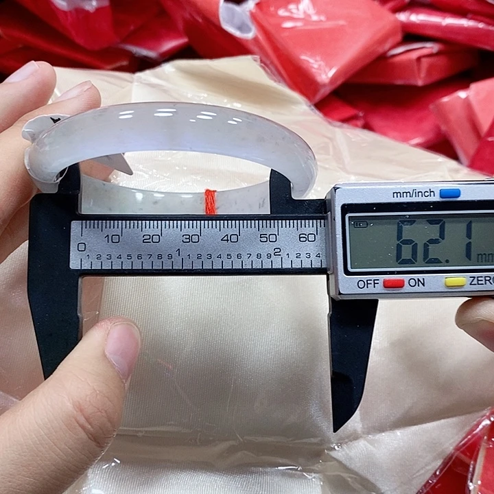 翡翠手镯未镶嵌169