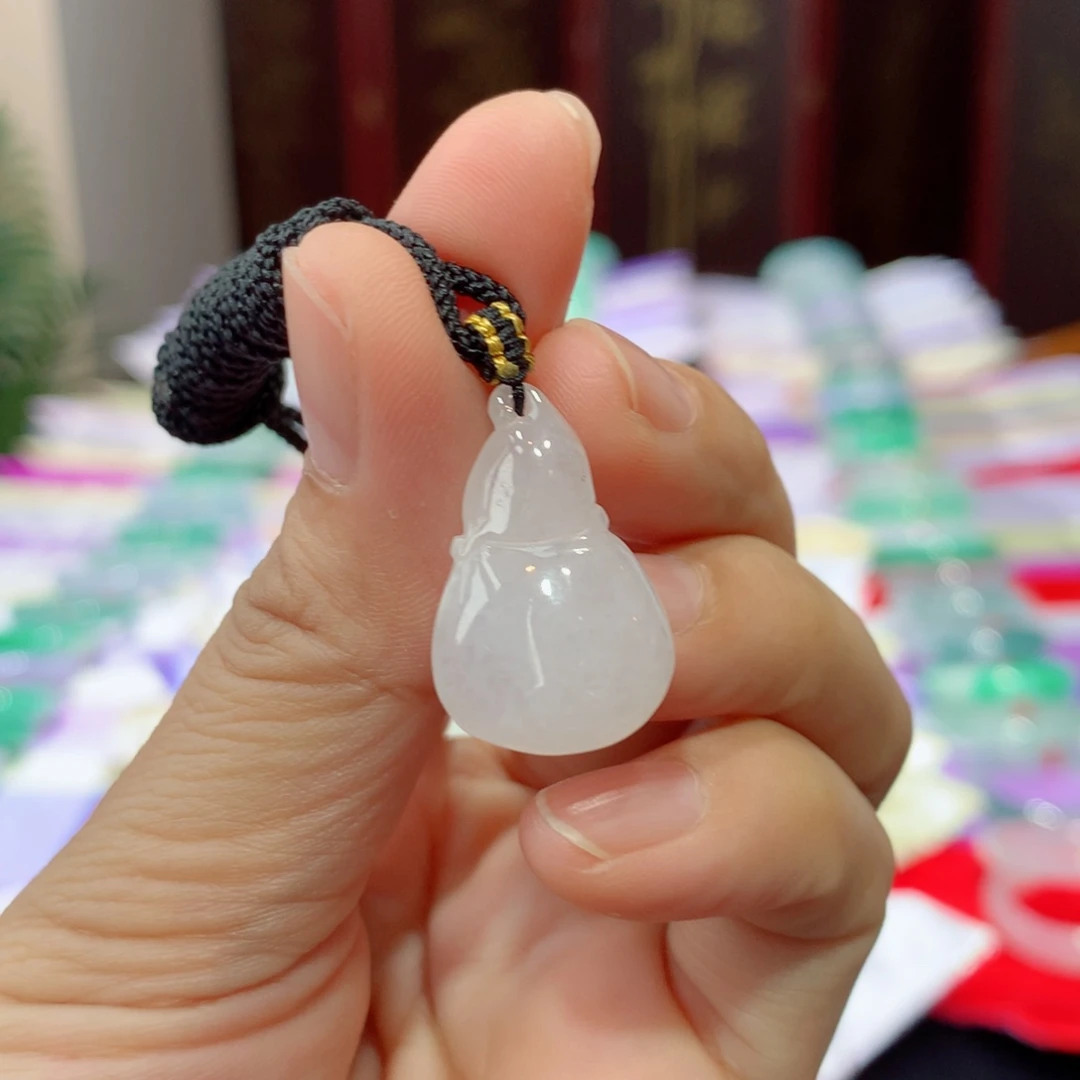 翡翠未镶嵌吊坠(不含链)葫芦、不退换