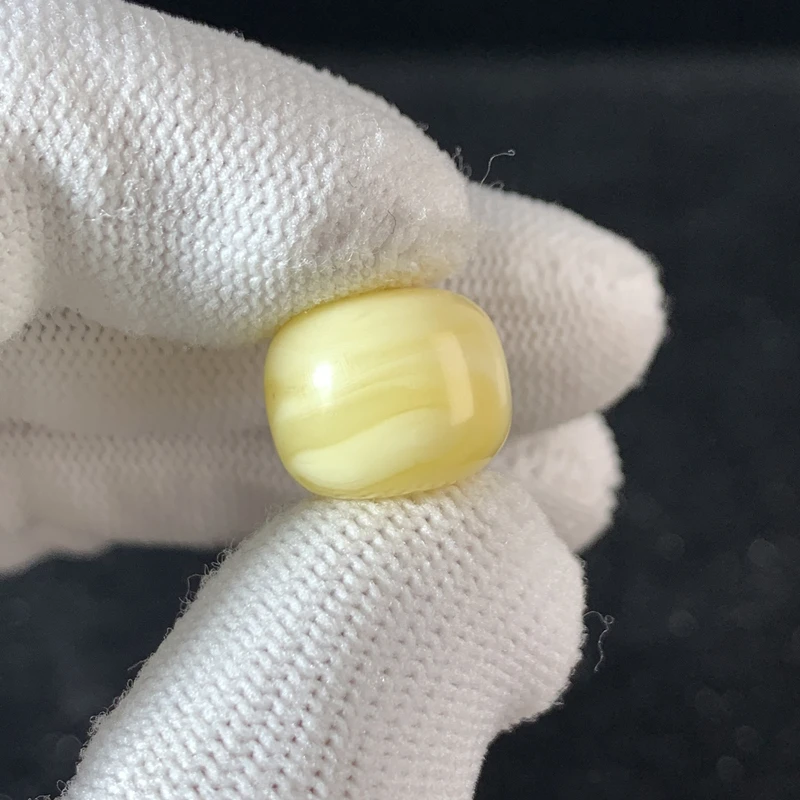 X1139保真原矿俄料尺寸13.6*11.3mm蜜蜡单颗老型单珠隔珠微瑕放漏
