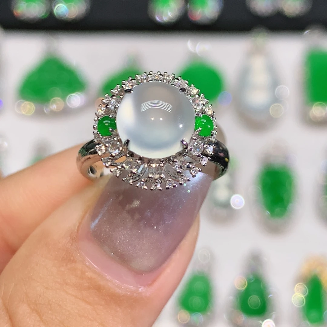 翡翠18K金镶嵌戒指