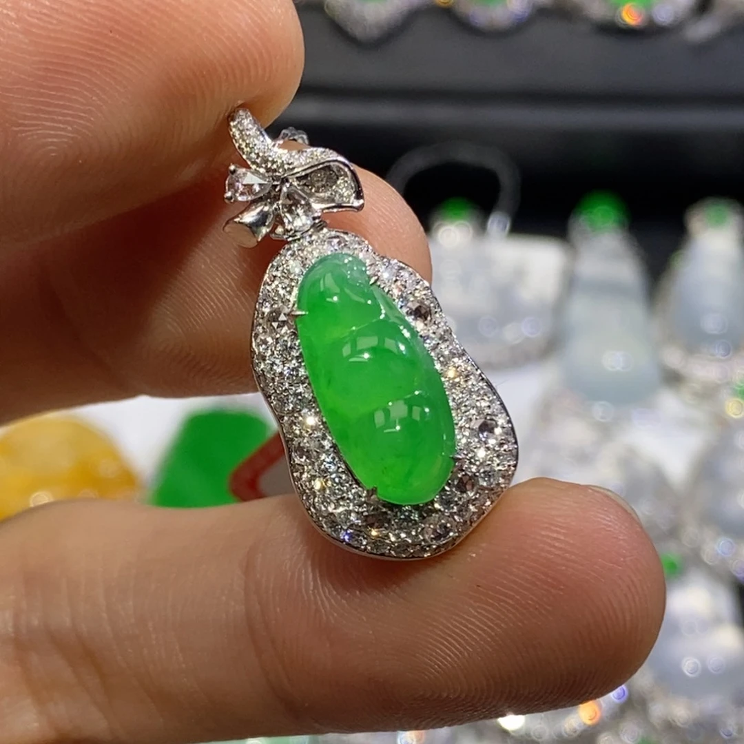 吊坠(不含链)18K金镶嵌翡翠冰阳绿福豆