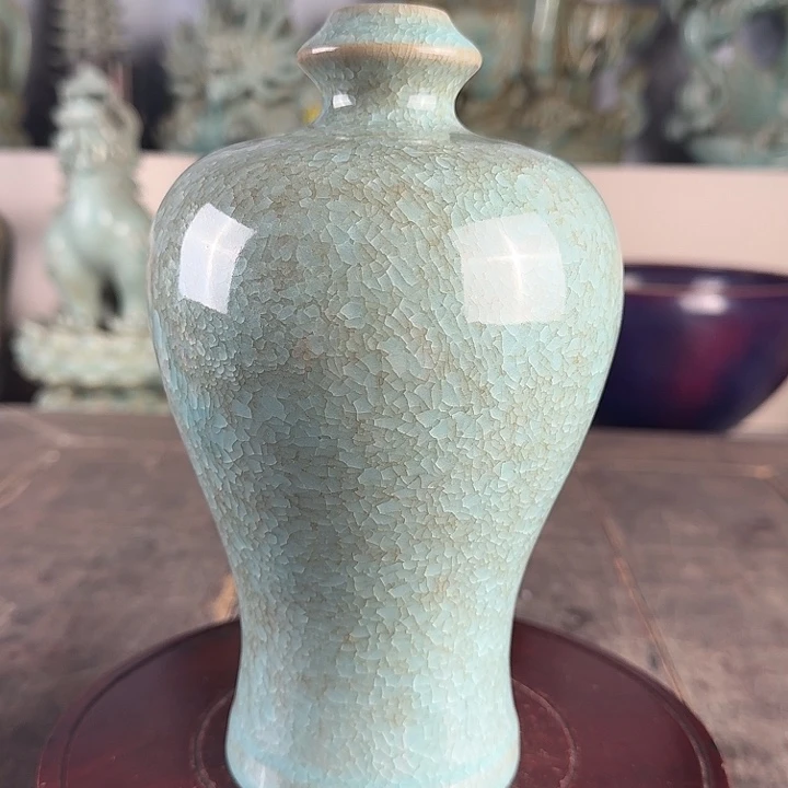 汝窑梅瓶鱼鳞纹开片