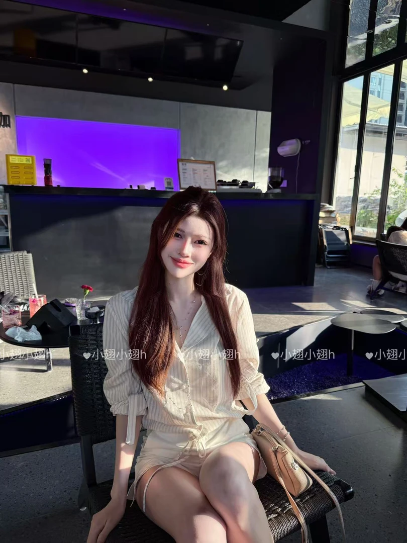 小翅服饰  条纹亚麻v领抽绳百搭衬衫