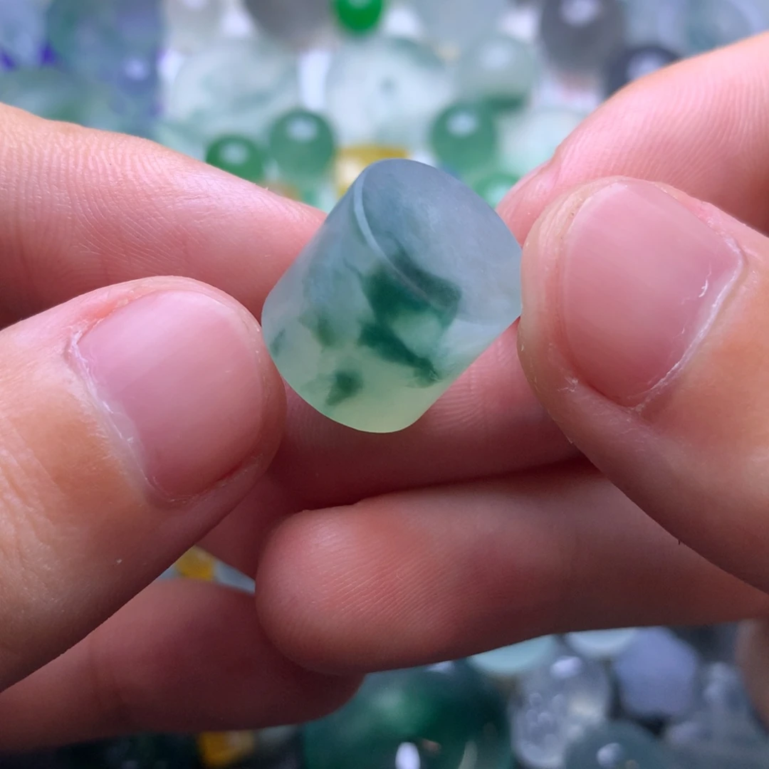 无***阁定制翡翠未镶嵌挂件