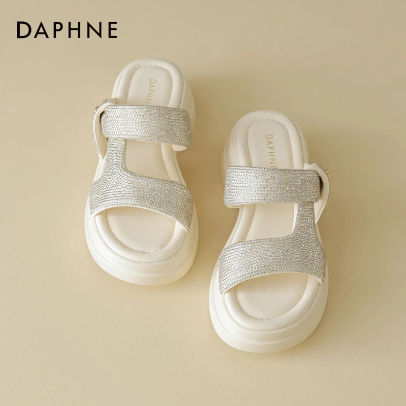 达芙妮凉鞋女厚底增高水钻夏新款时尚百搭露趾外穿休闲鞋百搭凉拖