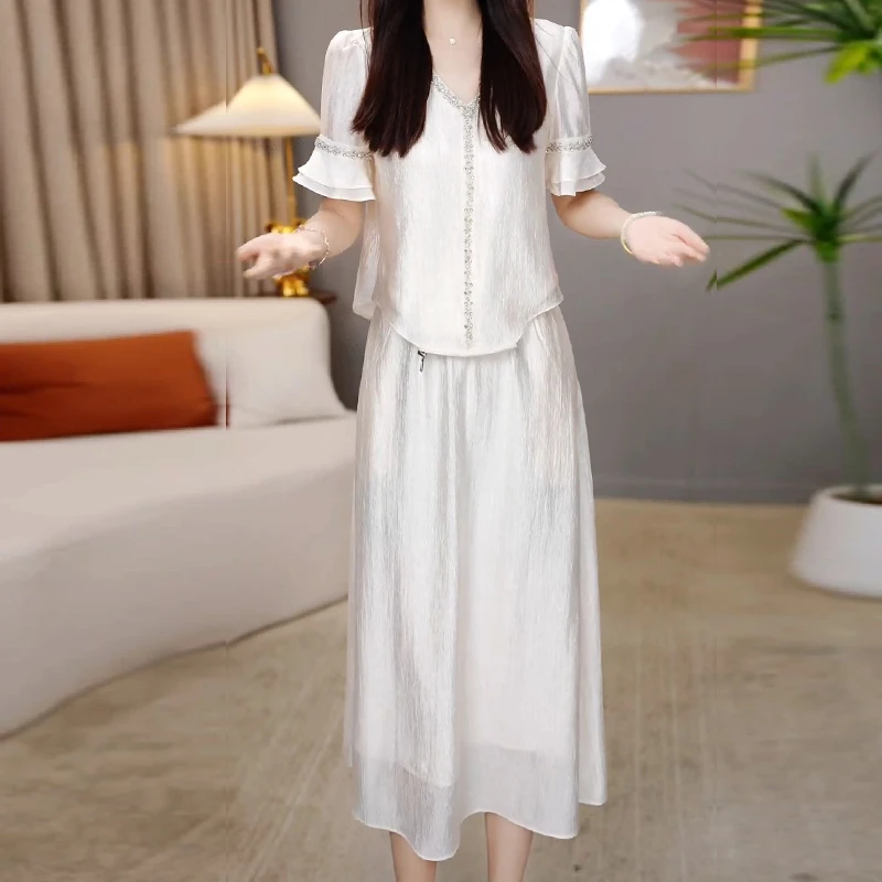 时尚减龄套装2025夏季爆款显瘦V领上衣松紧腰遮肉半身裙两件套