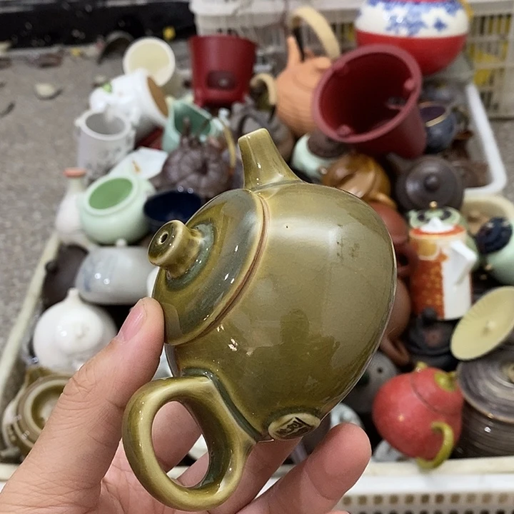 陶瓷艺术品及陶瓷壶