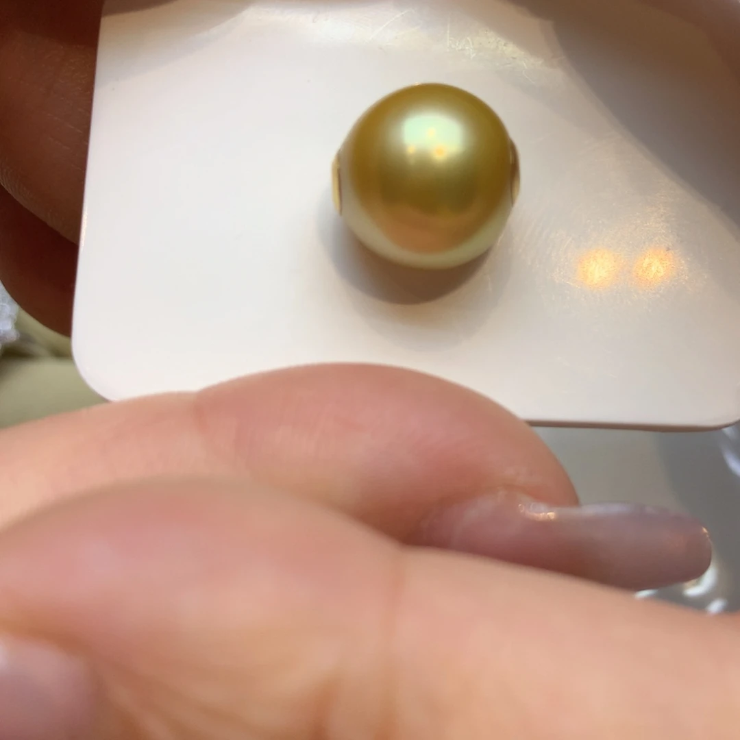 颈饰18K金镶嵌海水珍珠