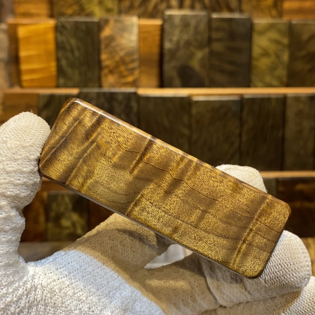 阴沉木阴沉金丝楠木