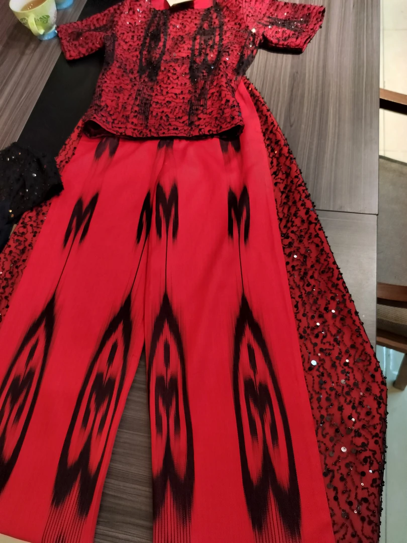 和田atlas红色裤子套装