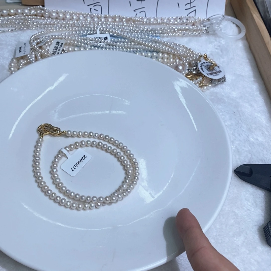 颈饰未镶嵌淡水珍珠