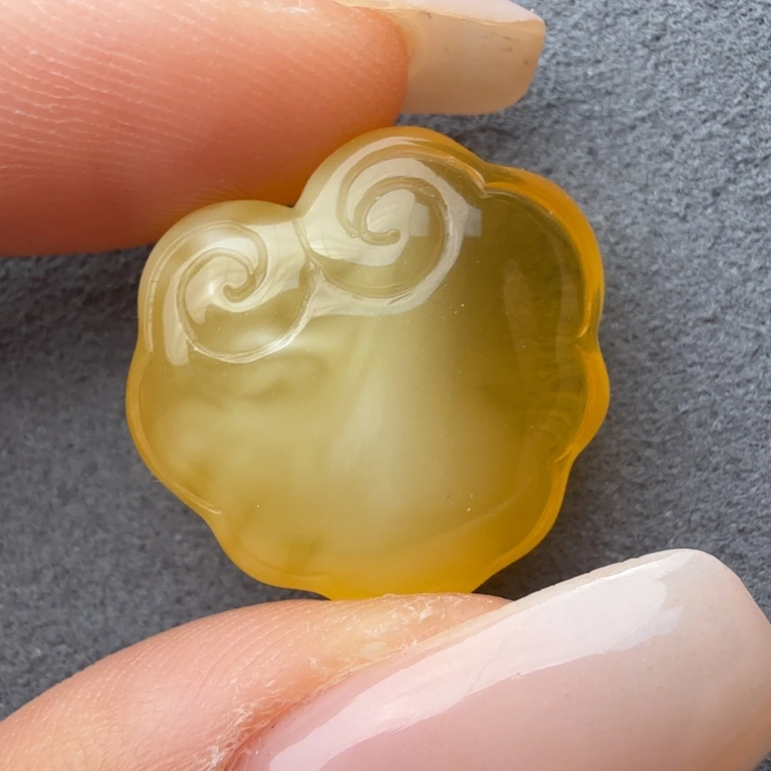 未镶嵌琥珀裸石3.2克