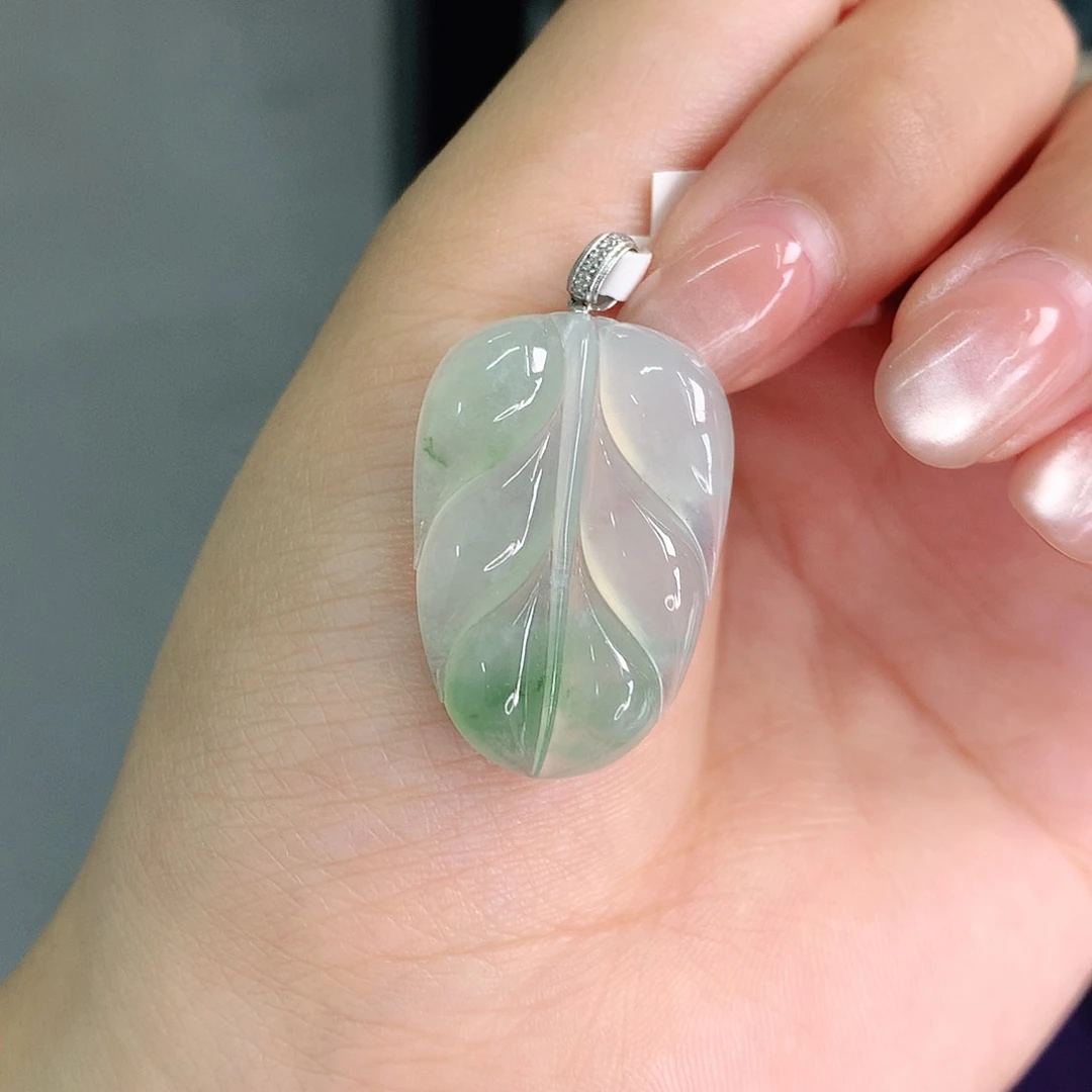 翡翠18K金镶嵌颈饰28.5-19.5-4,5