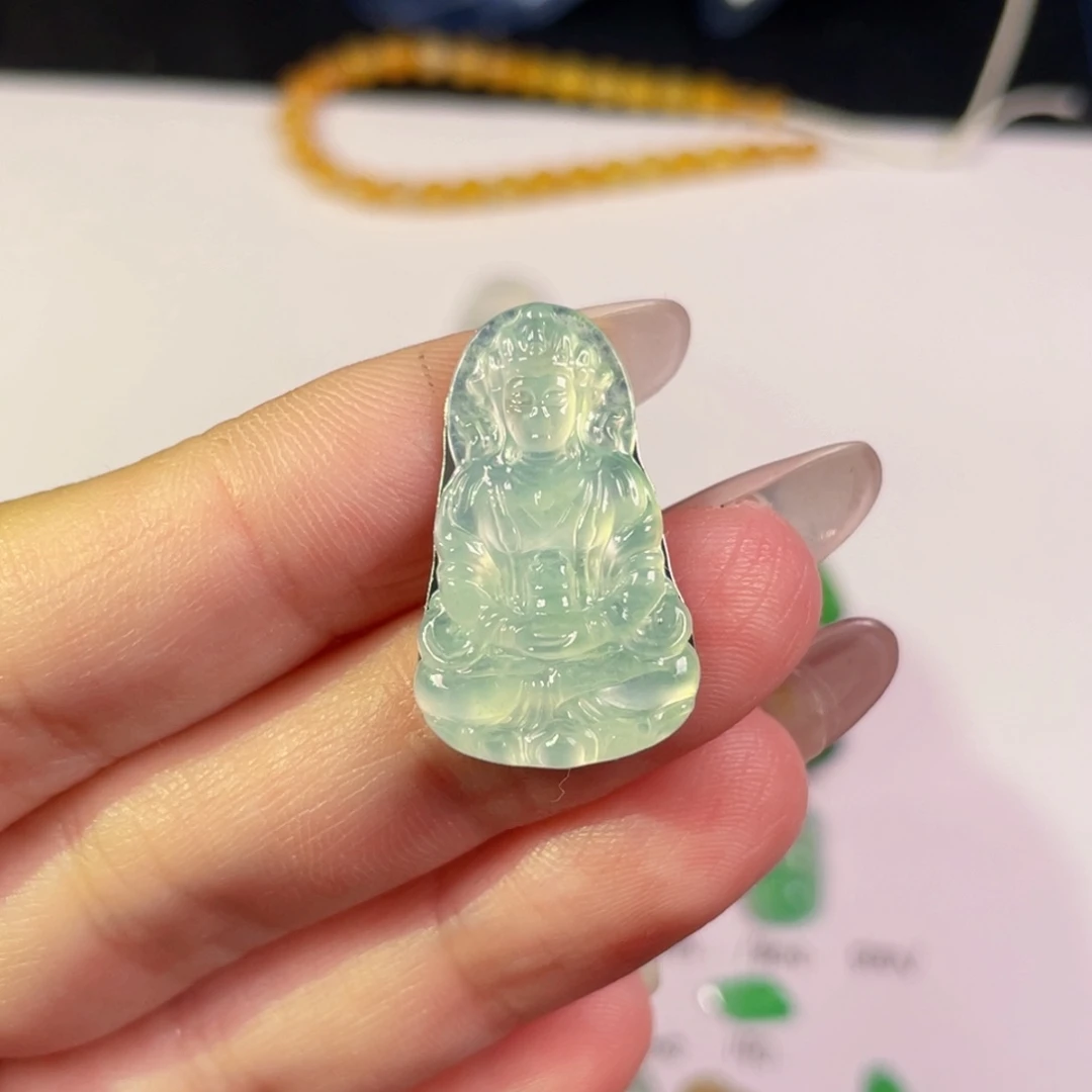 颈饰未镶嵌翡翠裸石