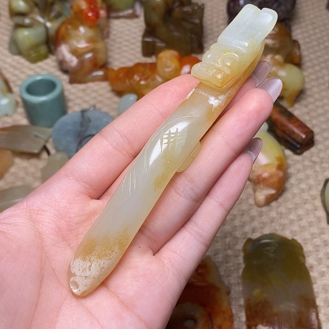 蛇纹石玉未镶嵌颈饰