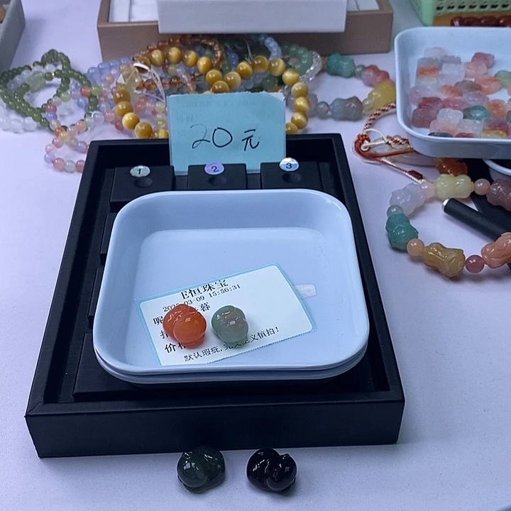 玛瑙/玉髓车挂未镶嵌午*