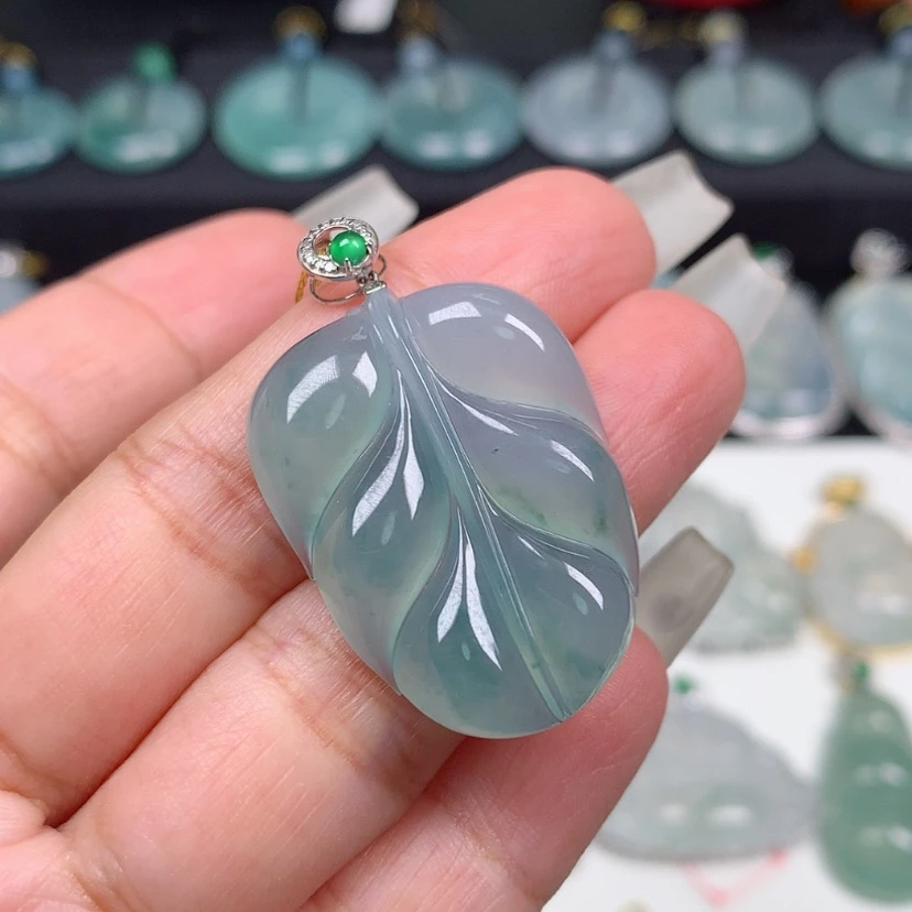 【闪购商品】翡翠颈饰18K金镶嵌汐*叶子