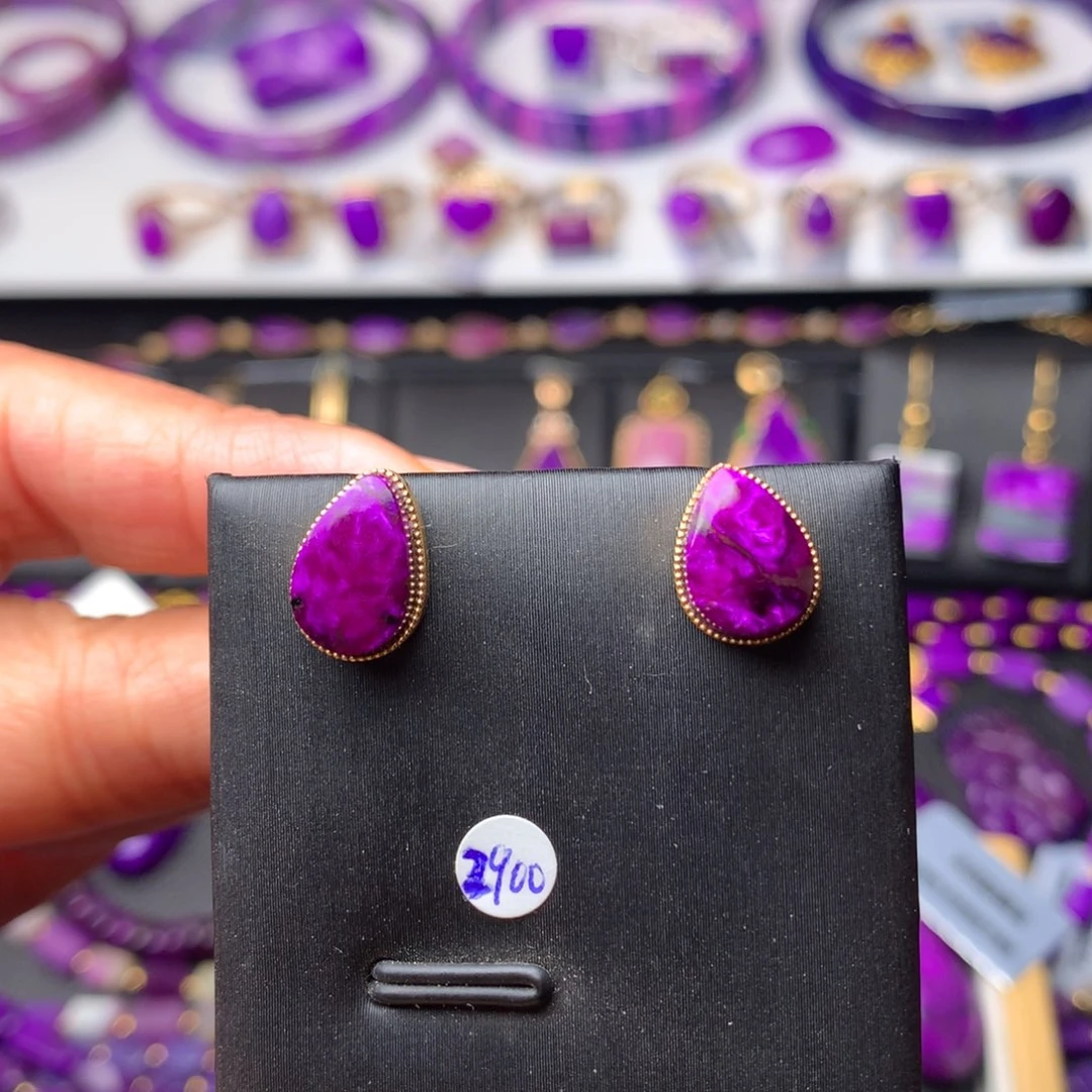 苏纪石（舒俱来）18K金镶嵌耳钉