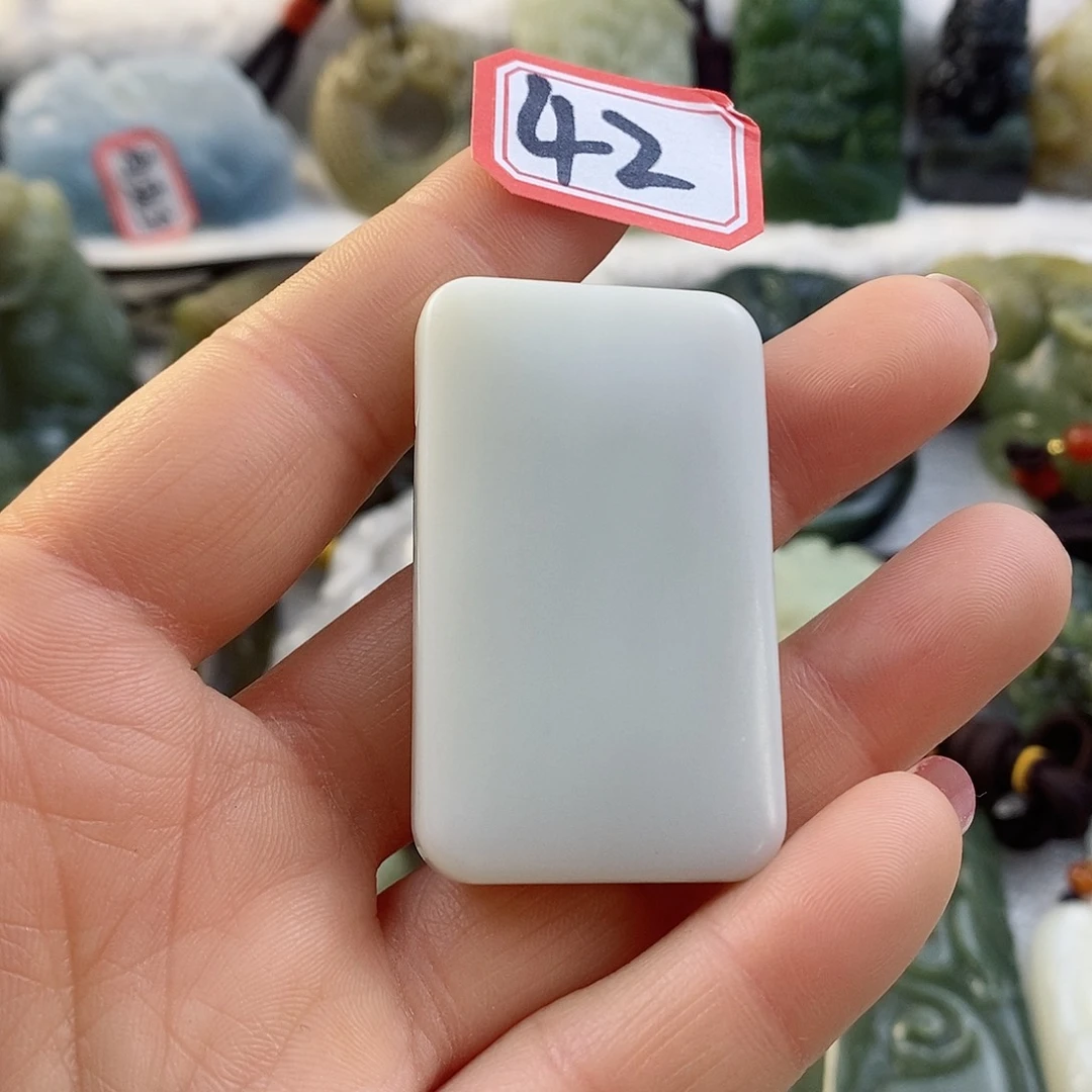 和田玉（糖玉）颈饰未镶嵌