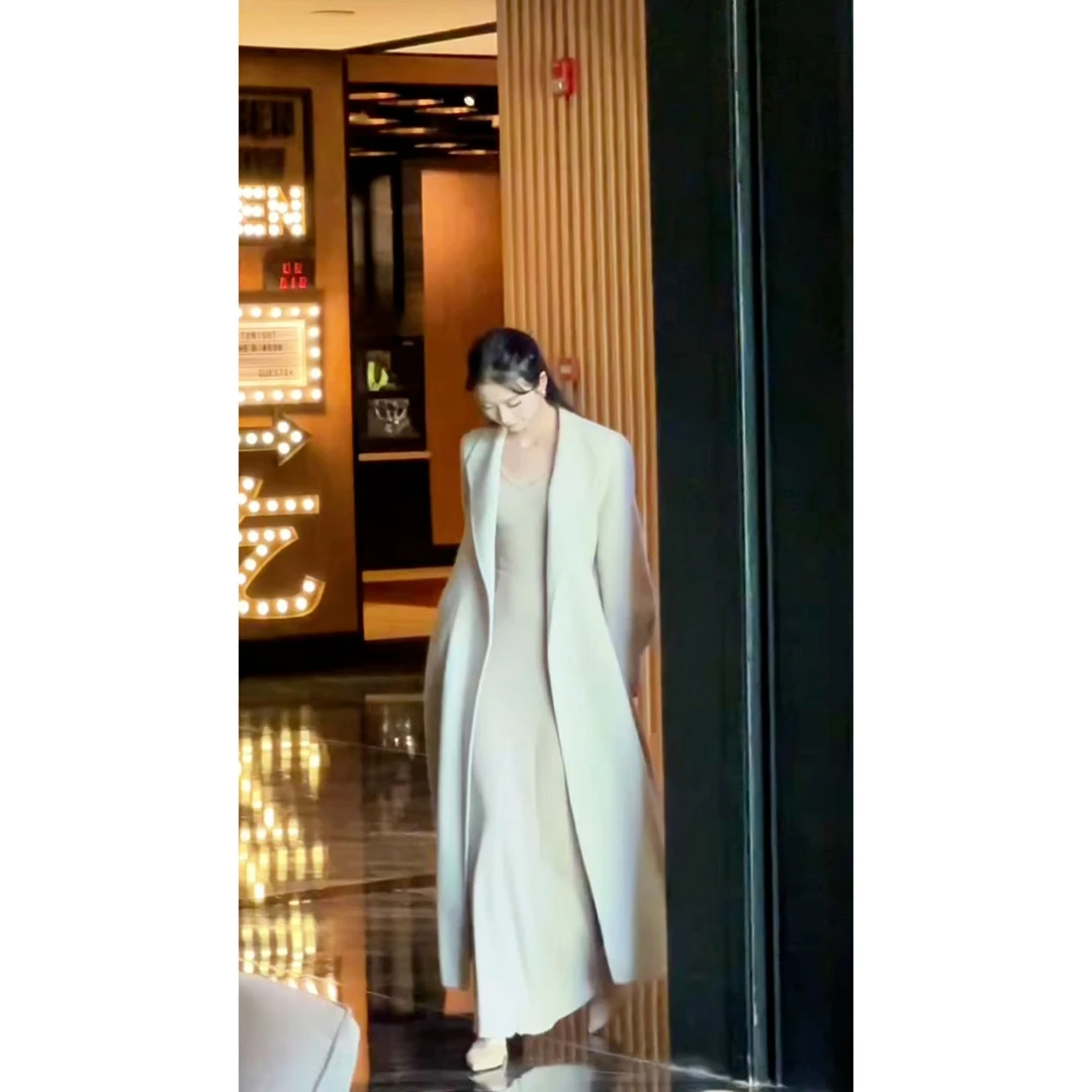 秋秋  气质款 小翻领收腰式  双面手缝羊毛大衣