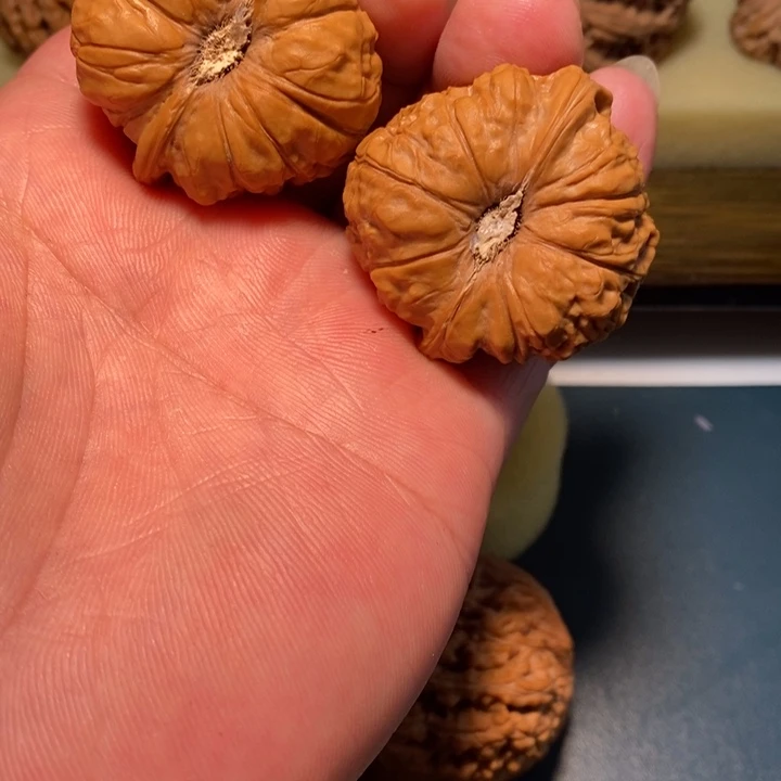 -***行文玩核桃吊坠文玩核桃南瓜