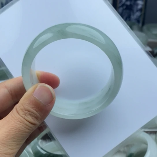 僾***我石英质玉（金丝玉）未镶嵌手镯