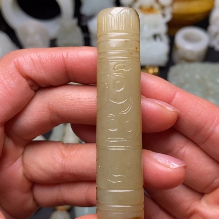 和田玉未镶嵌把件