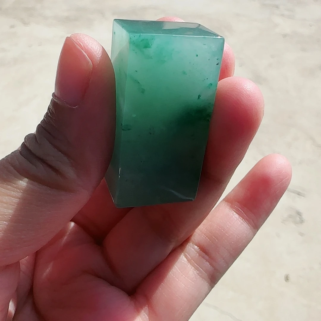 石英质玉颈饰未镶嵌