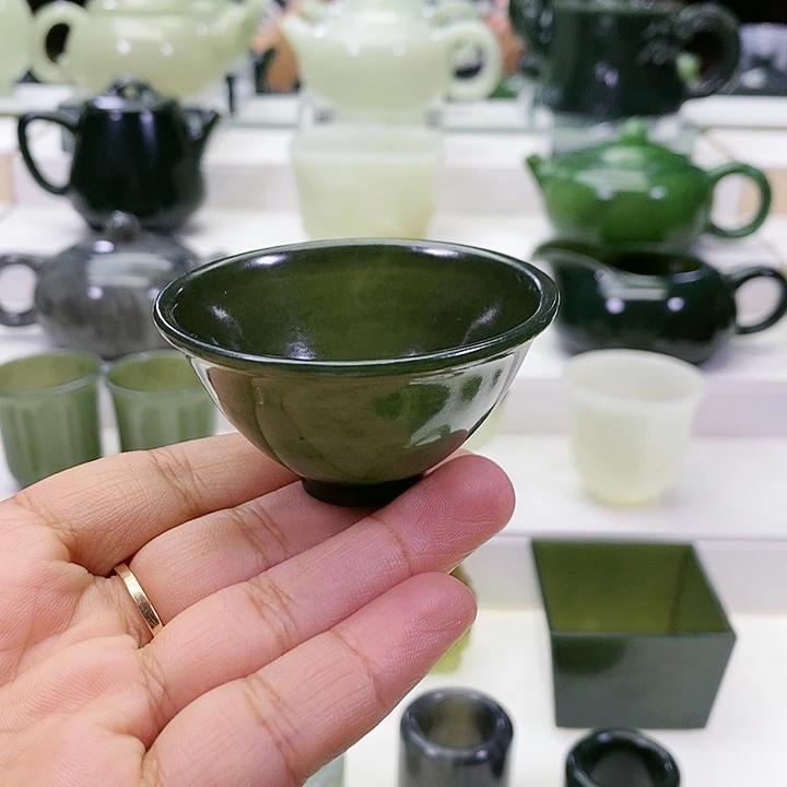 未镶嵌和田玉挂件杯子