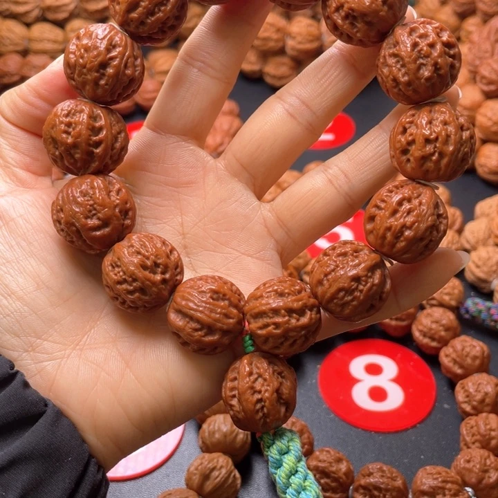 文玩核桃吊坠珊瑚粗筋八棱