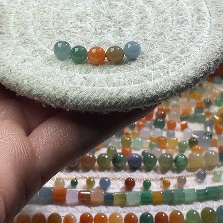 翡翠散珠未镶嵌定制翡翠卡7+，一组