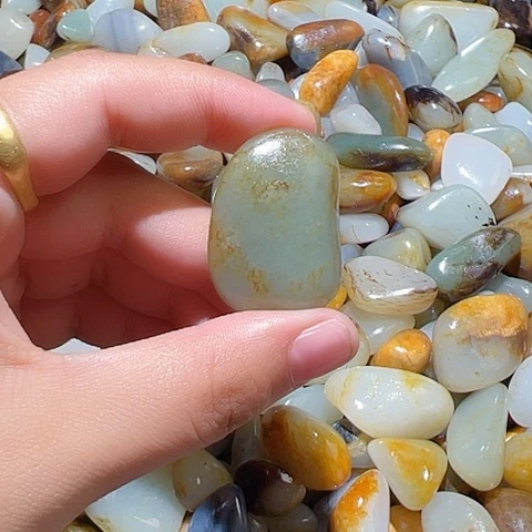 和田玉（糖玉）未镶嵌颈饰18.6克