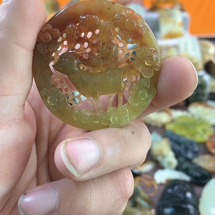蛇纹石玉颈饰未镶嵌