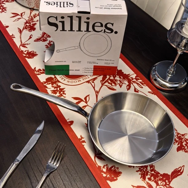Sillies （斜煎）一体七层钢24cm煎锅 高约5cm