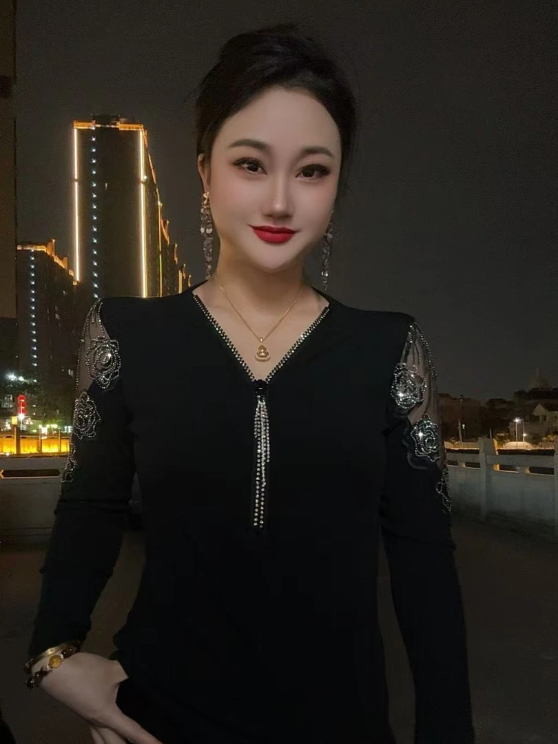 玫瑰性感镂空V领拉链款爆款洋气时尚长袖打底衫女