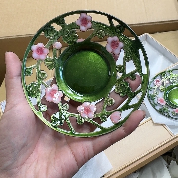 精品瓷器。