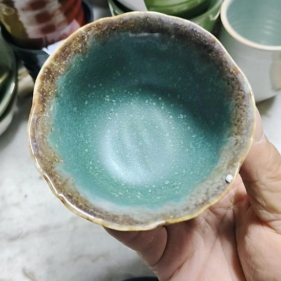 瓷片五厂，七厂各种摆件，瓷片，均有瑕疵！