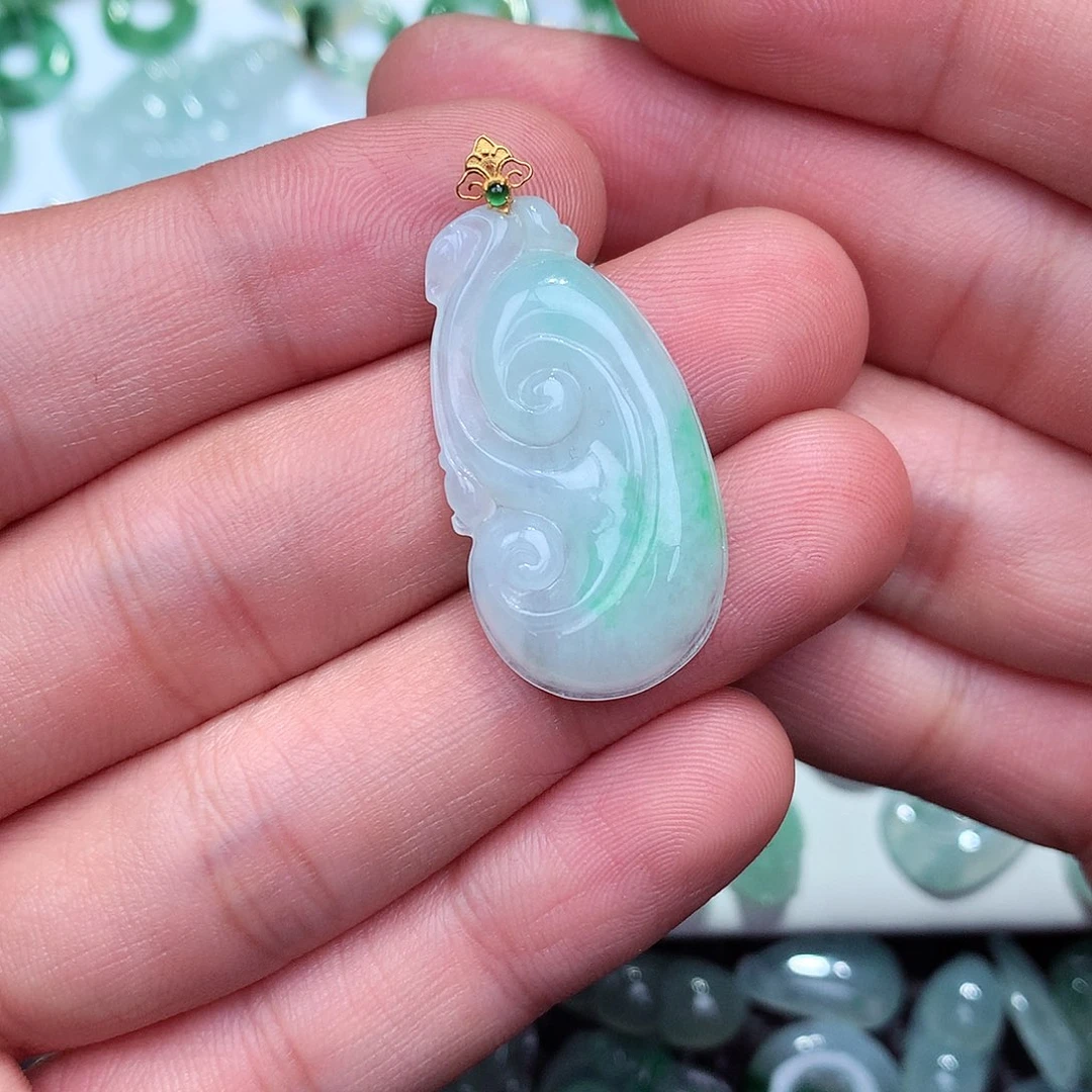 翡翠吊坠(不含链)18K金镶嵌