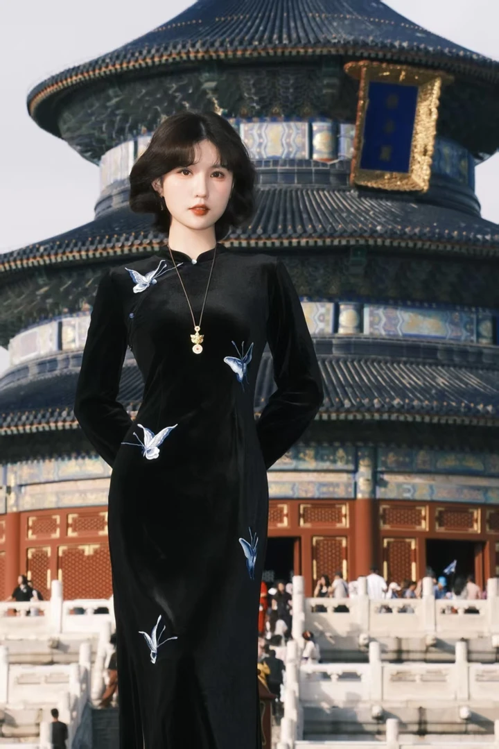 蕾英俊-蝶梦令-秋季新中式蝴蝶刺绣复古镂空撞色丝绒旗袍-JF6760D