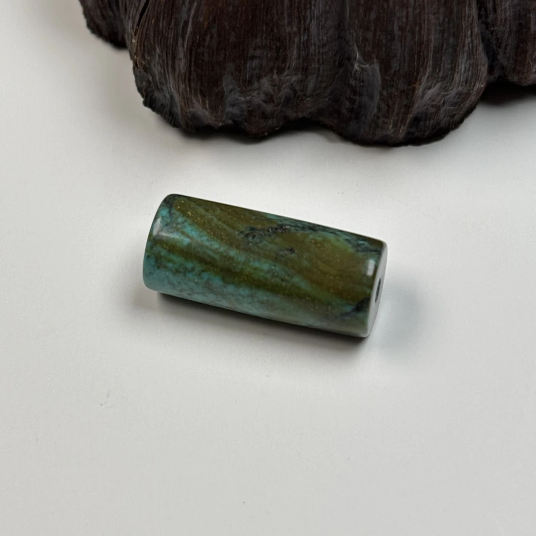 湖北十堰绿s石管珠锁骨珠 长22.5直径10重3.96克